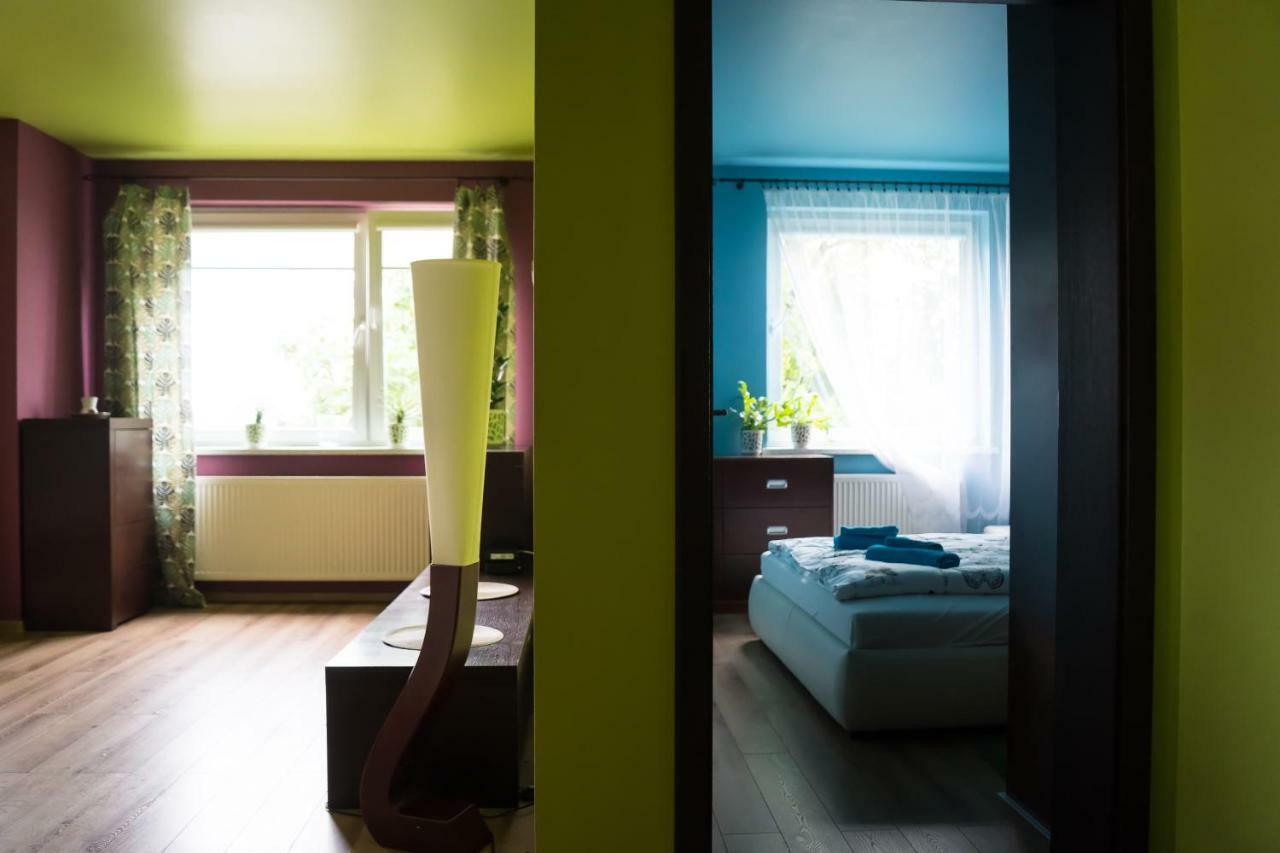 Rainbow Z Prywatnym Parkingiem Apartamento Bielsko-Biala Exterior foto